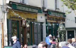 store front of Shakespeare and Company in Paris, France, an example of excellence in customer service